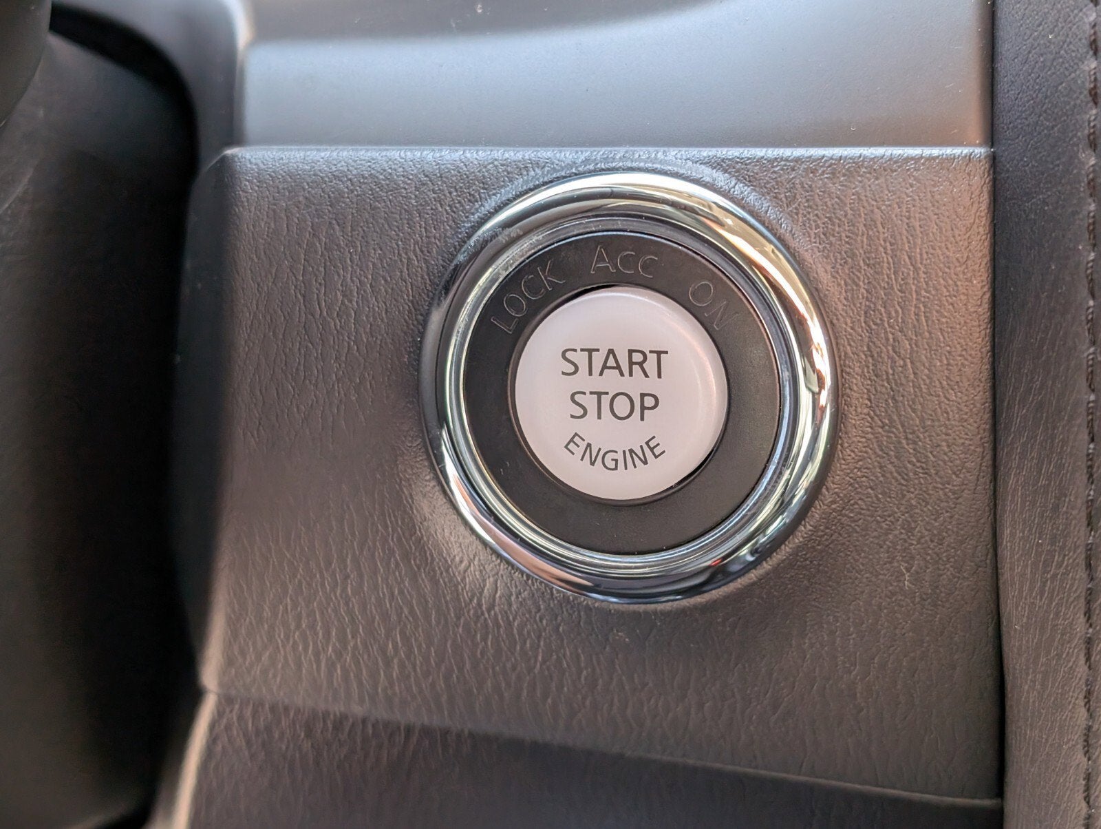 2024 Nissan Armada SV