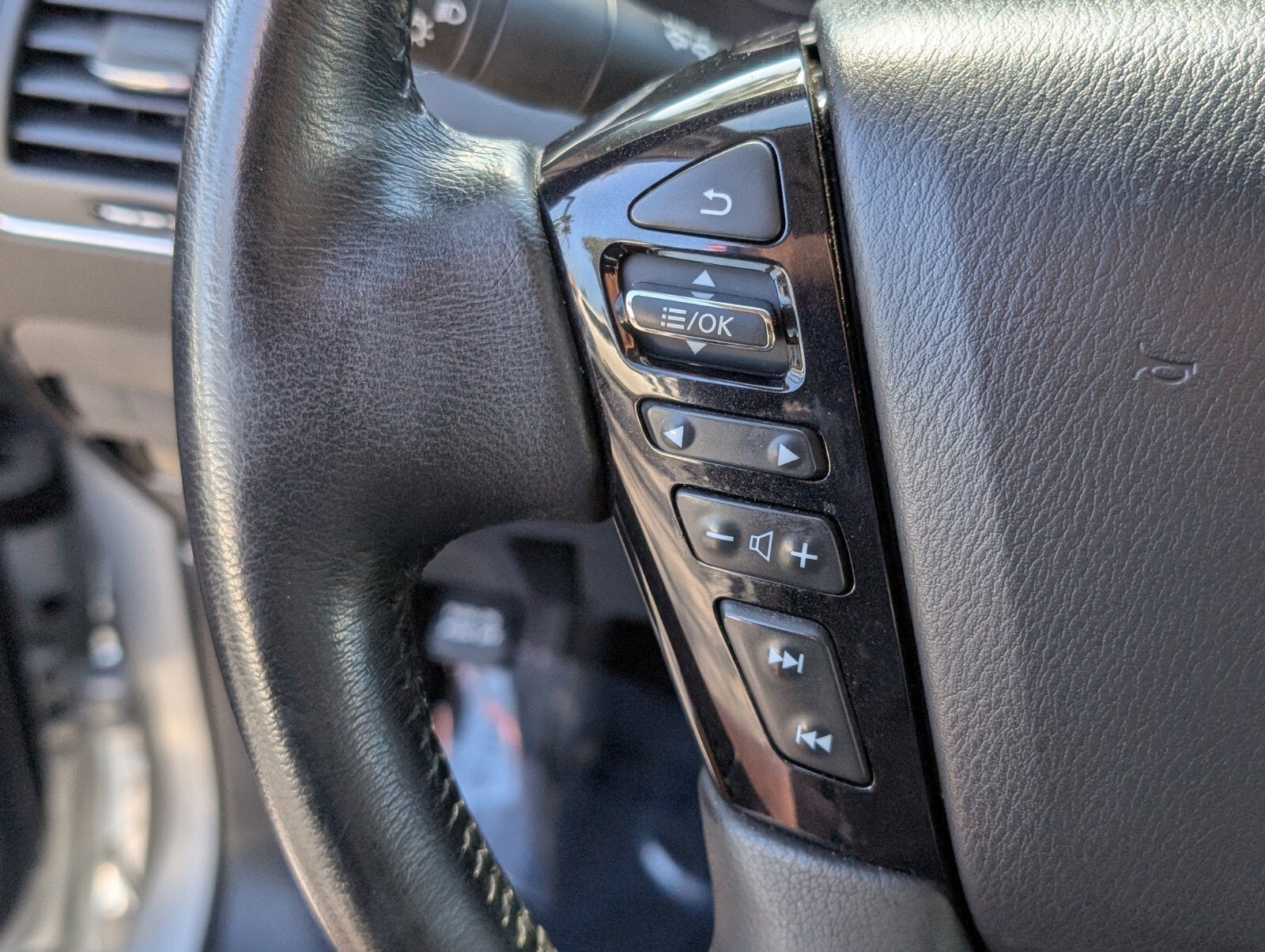 2024 Nissan Armada SV