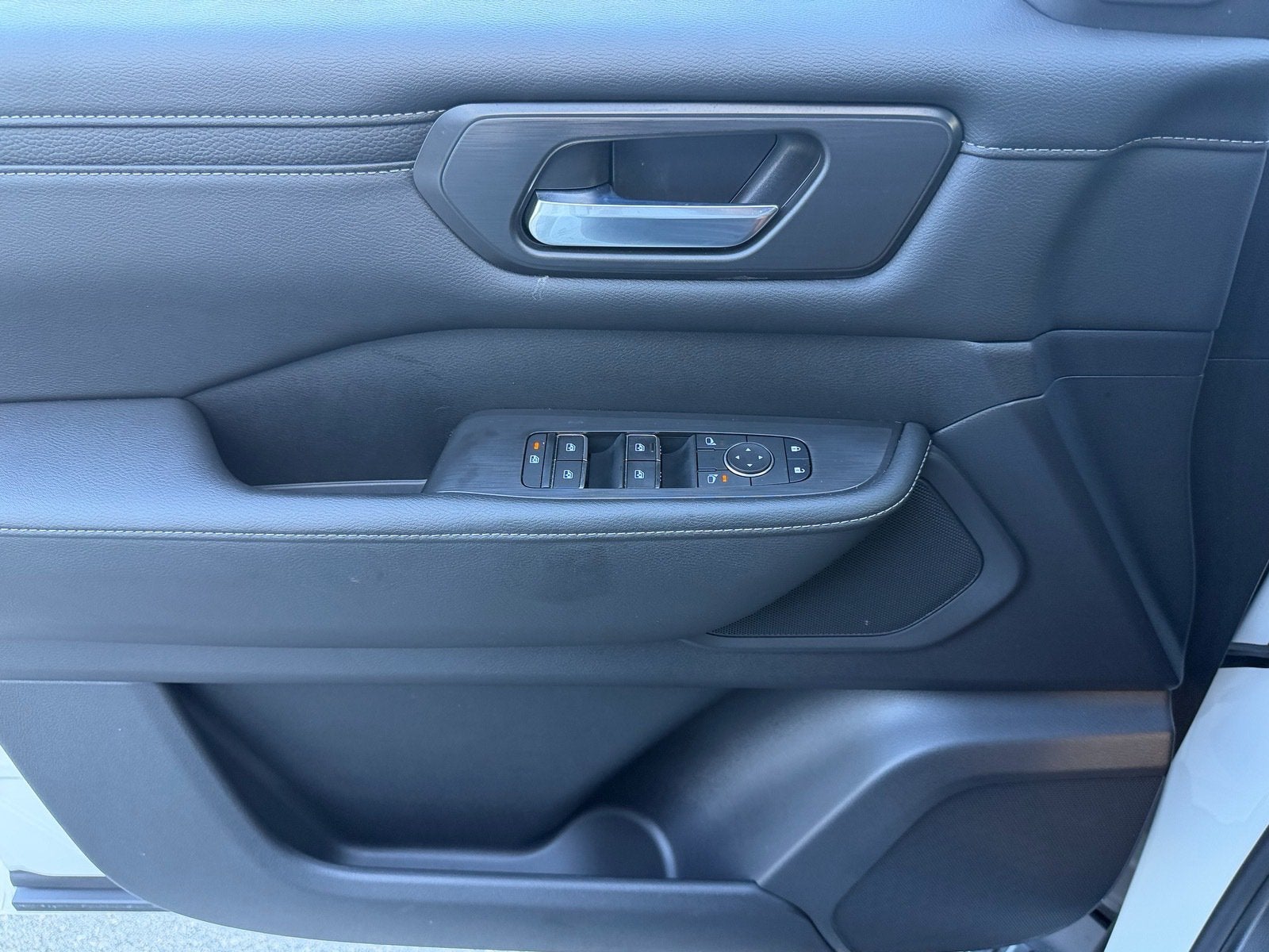 2026 Nissan Armada SV
