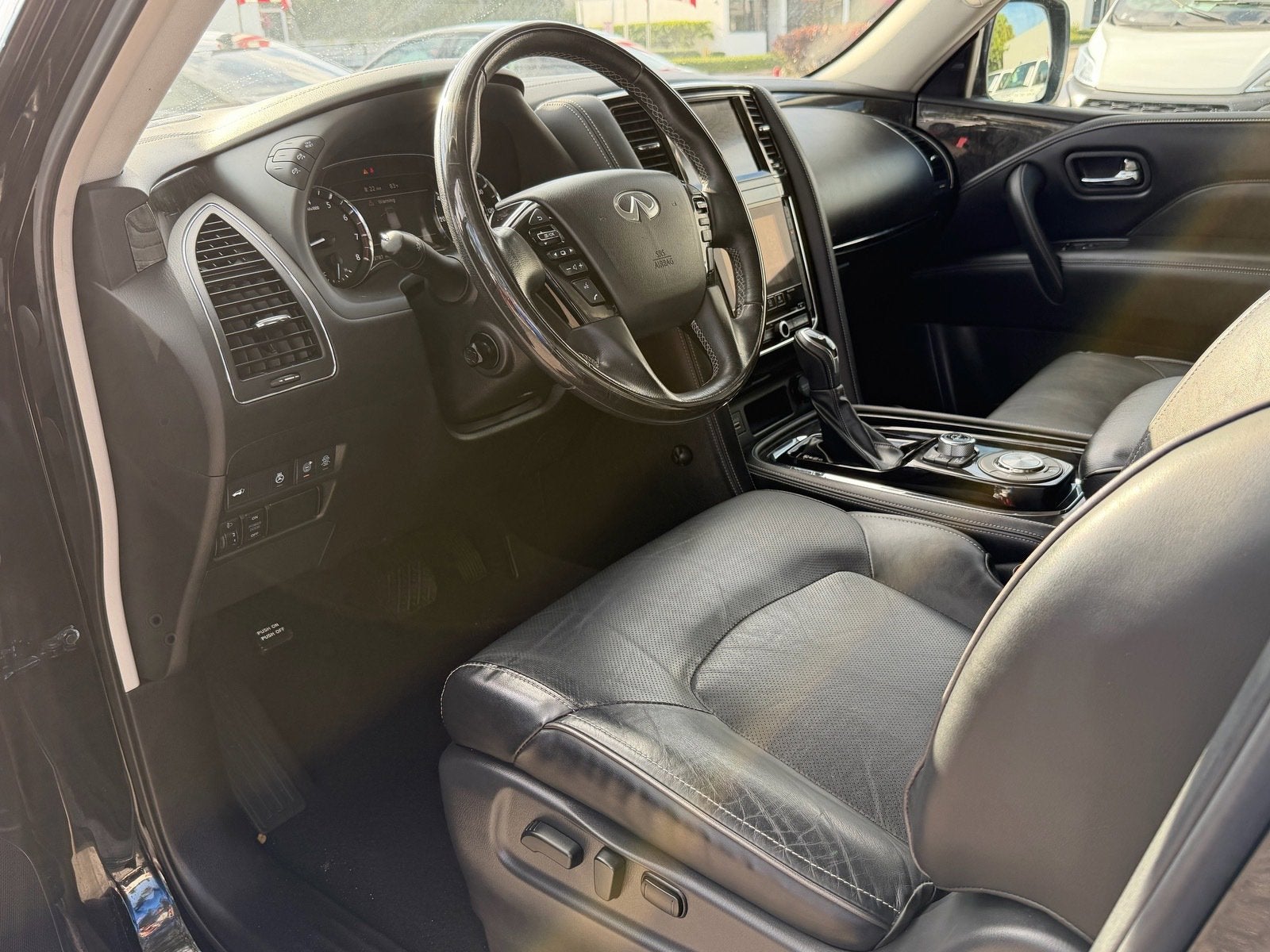 2021 INFINITI QX80 LUXE