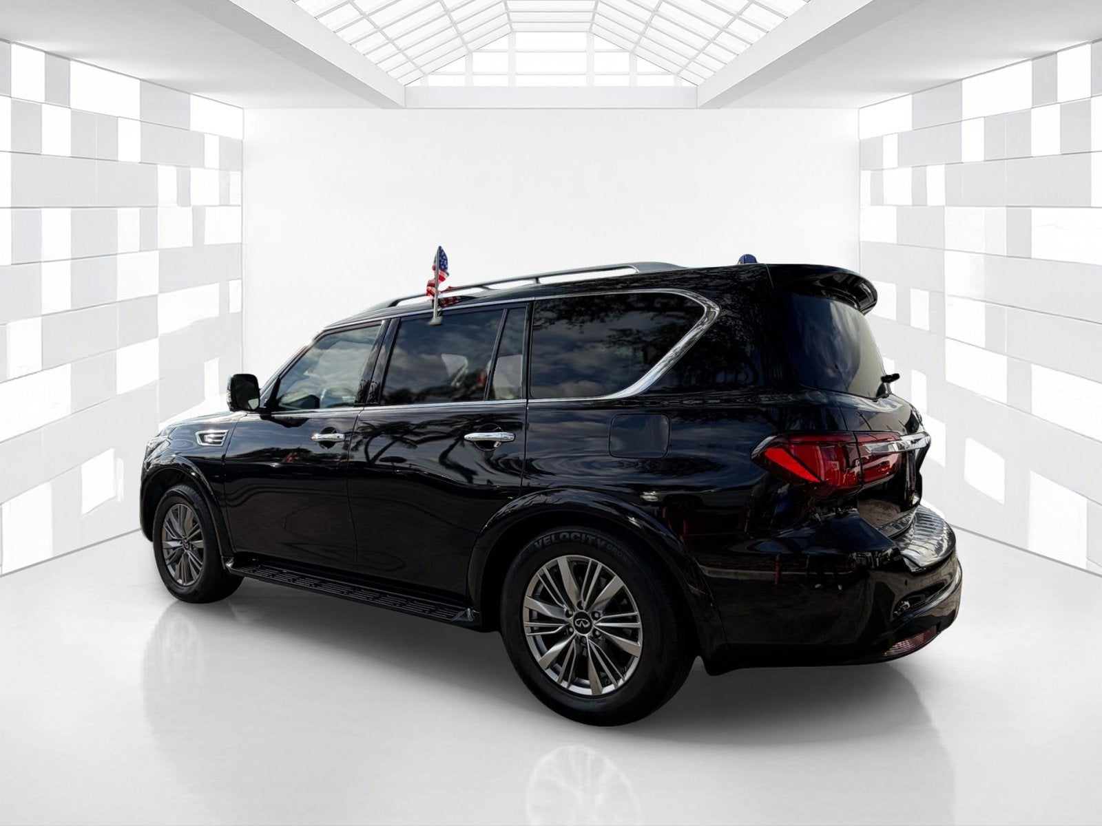 2021 INFINITI QX80 LUXE