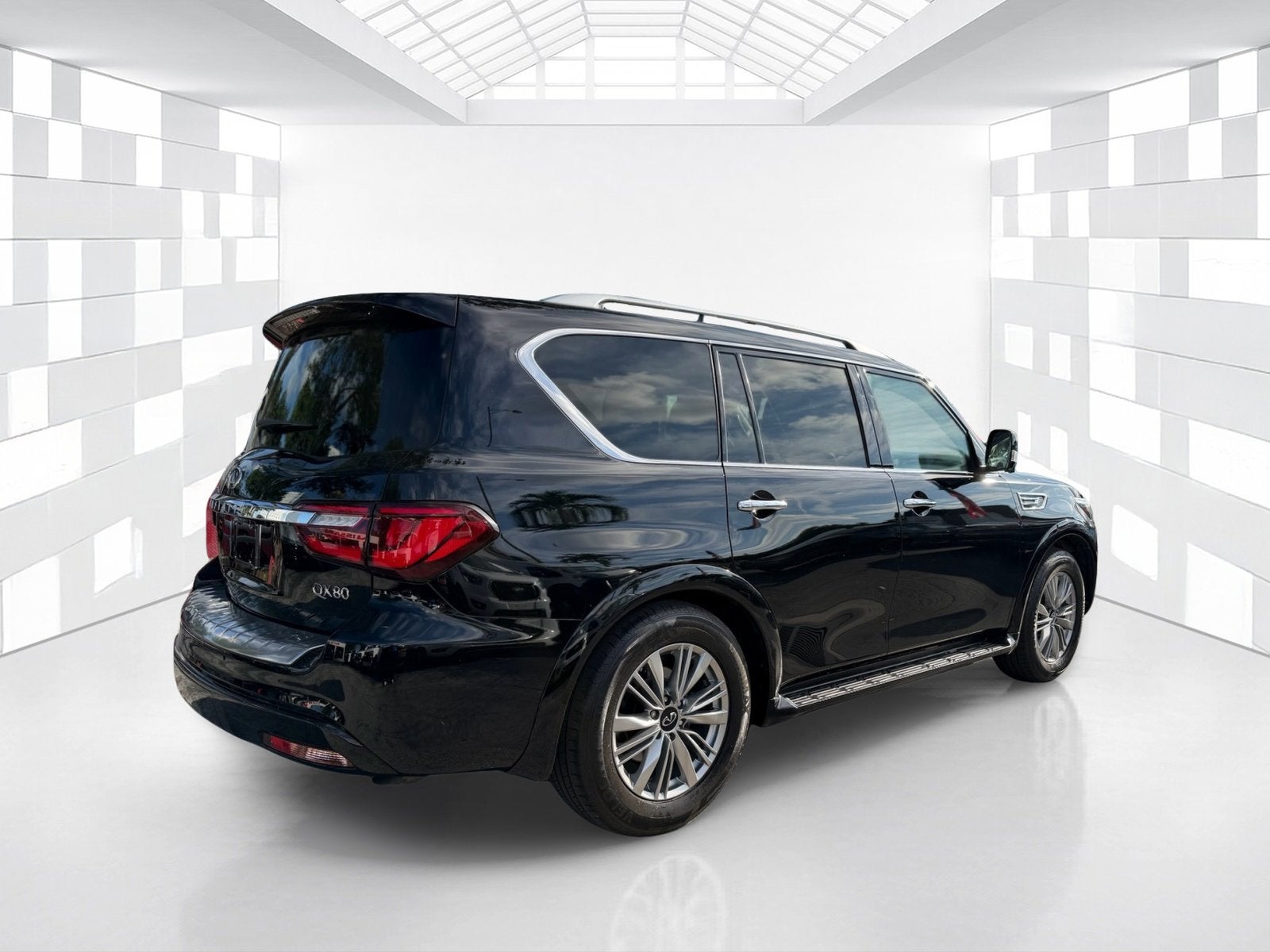 2021 INFINITI QX80 LUXE