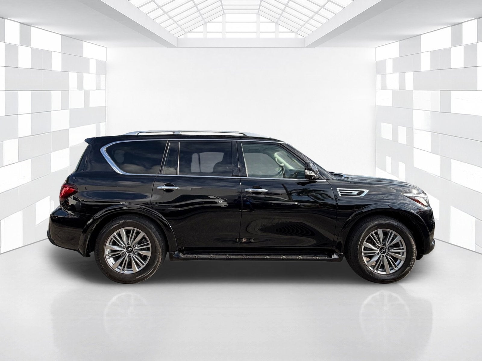 2021 INFINITI QX80 LUXE
