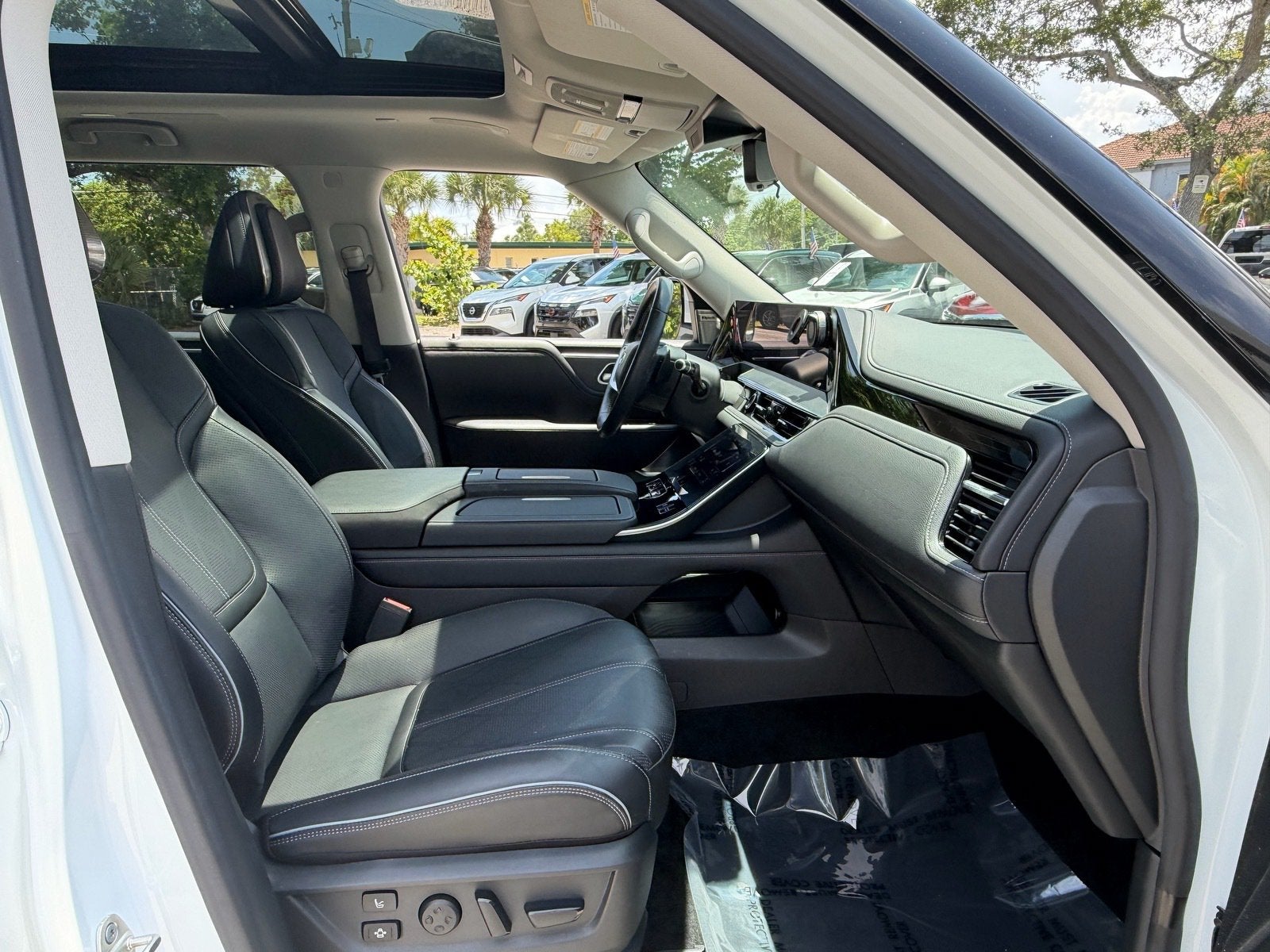 2025 INFINITI QX80 SENSORY
