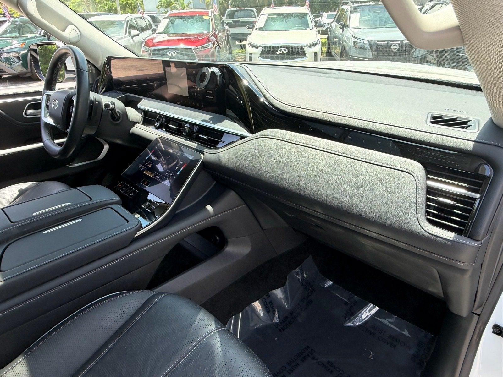 2025 INFINITI QX80 SENSORY