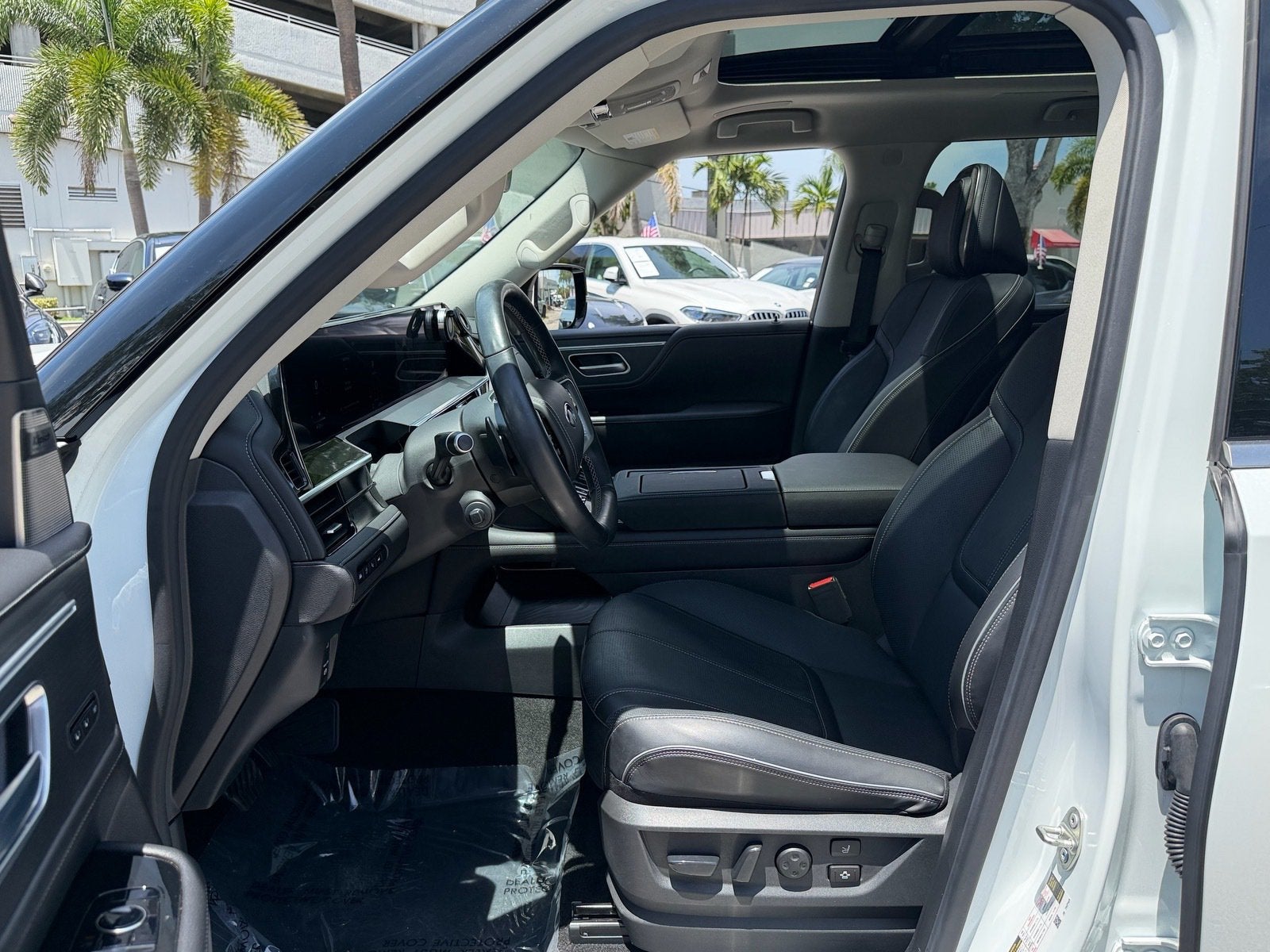 2025 INFINITI QX80 SENSORY