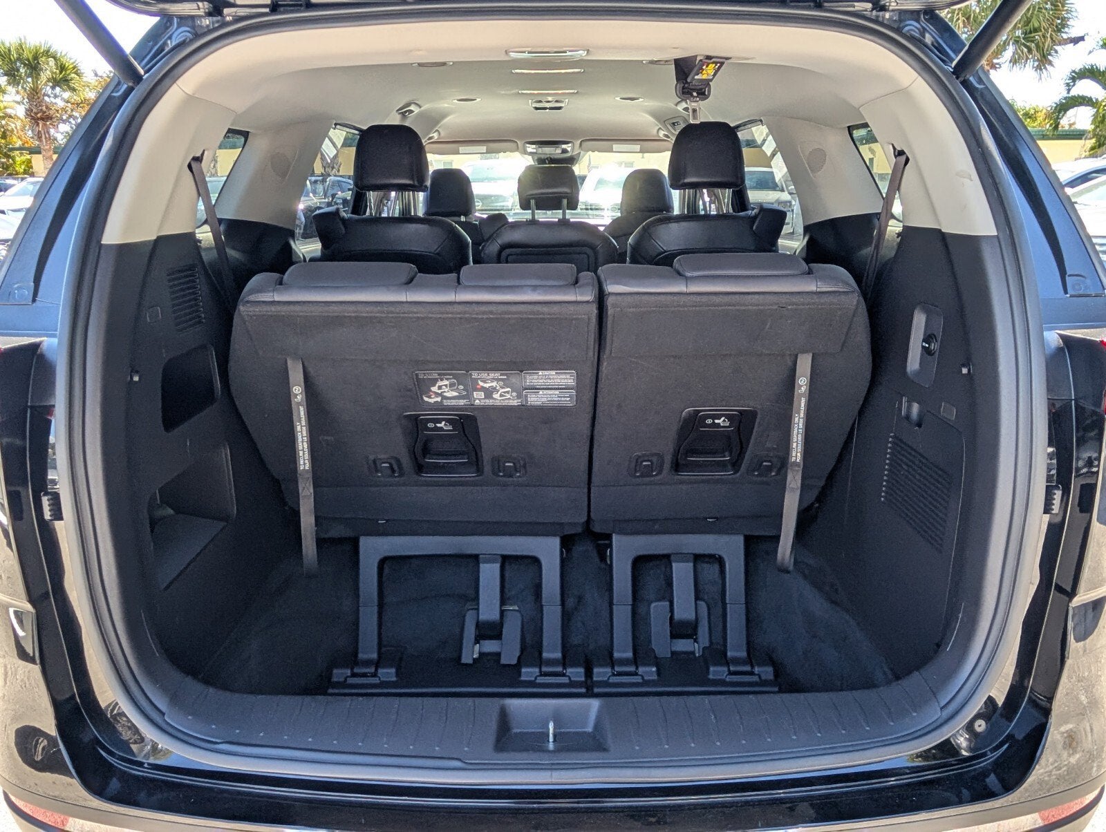 2024 Kia Carnival EX