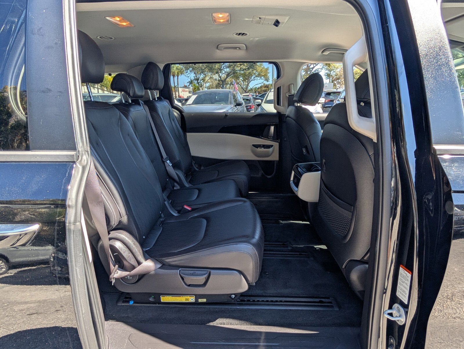 2024 Kia Carnival EX