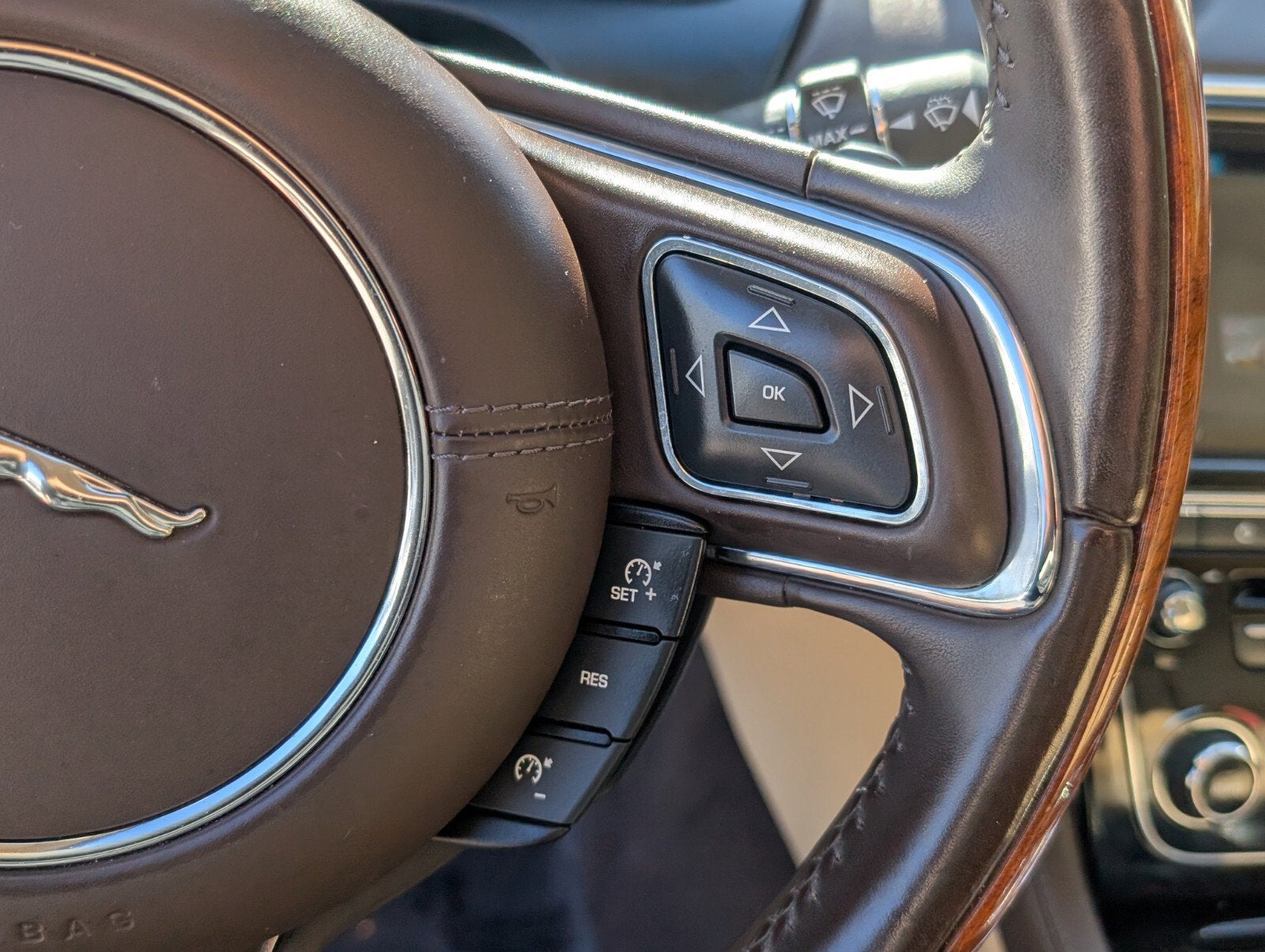 2017 Jaguar XJ XJ R-Sport