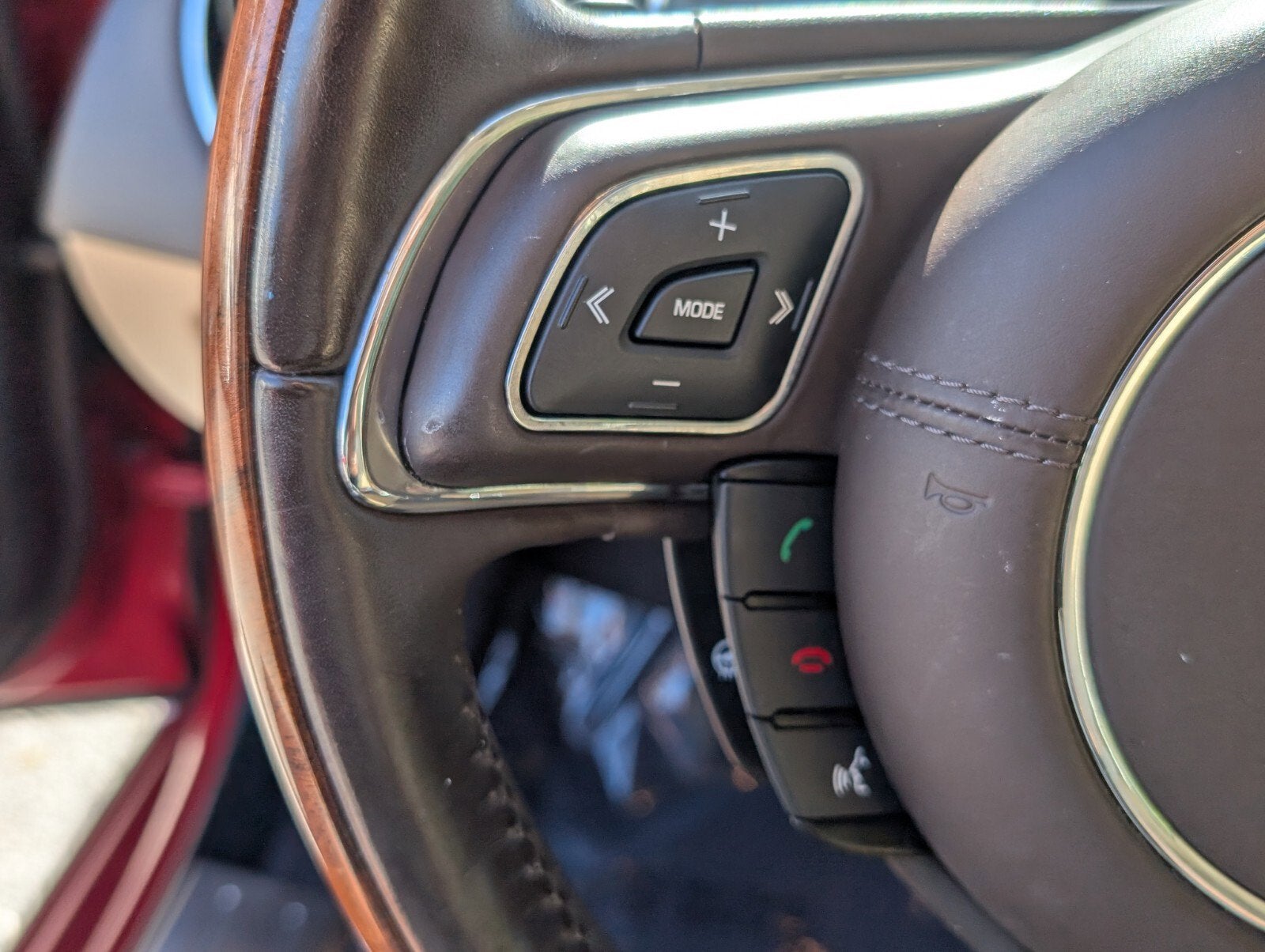 2017 Jaguar XJ XJ R-Sport