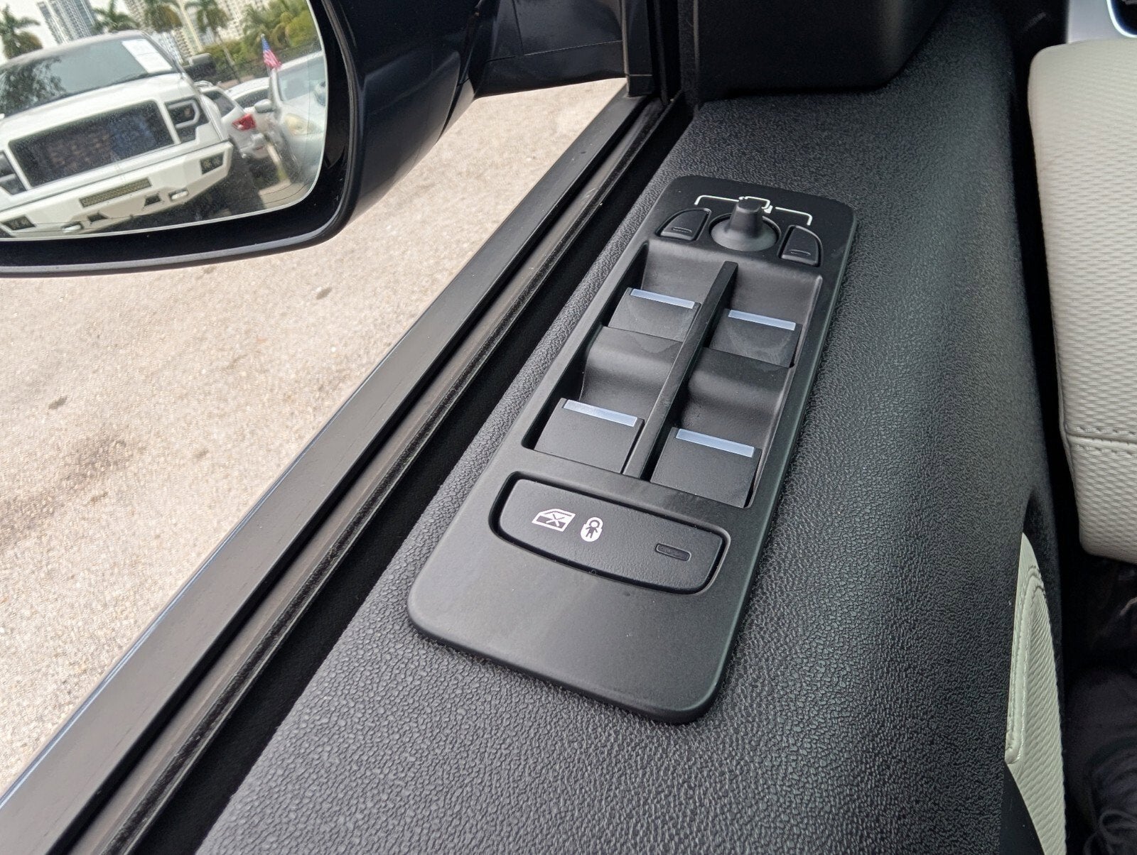 2023 Land Rover Discovery Sport S R-Dynamic