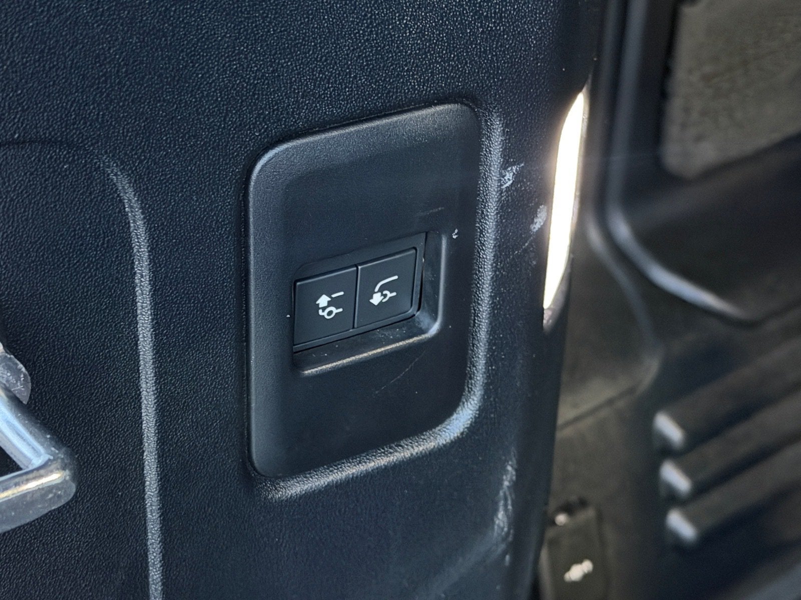 2024 Land Rover Defender X-Dynamic SE
