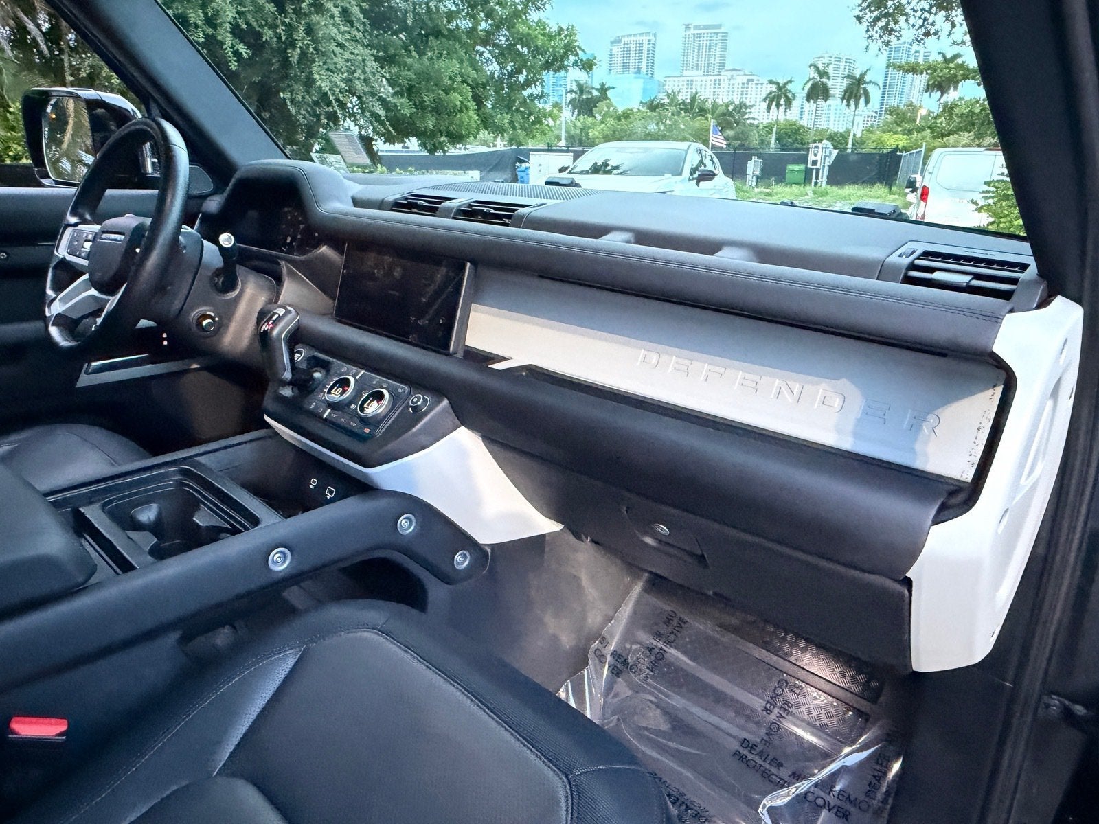 2024 Land Rover Defender X-Dynamic SE