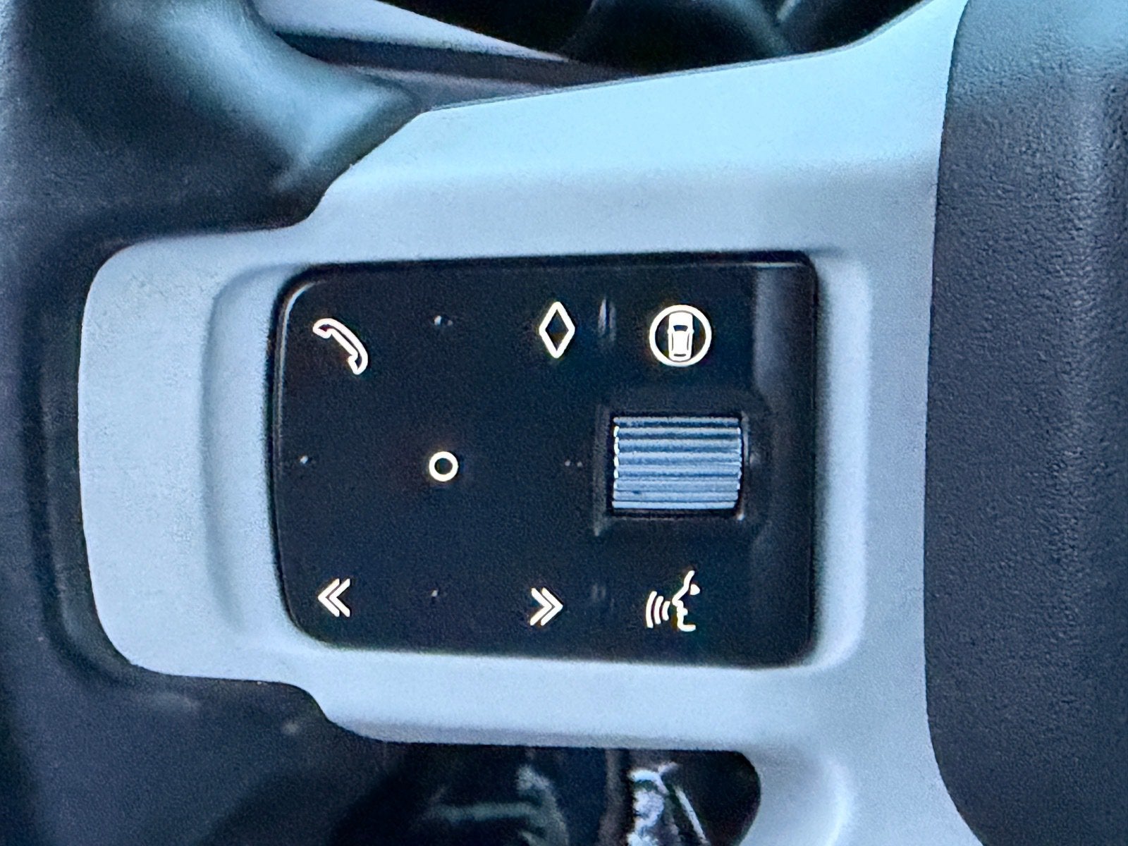 2024 Land Rover Defender X-Dynamic SE