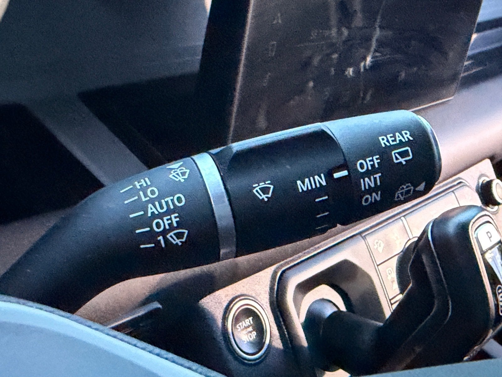 2024 Land Rover Defender X-Dynamic SE