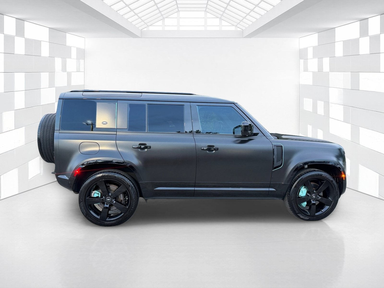 2024 Land Rover Defender X-Dynamic SE