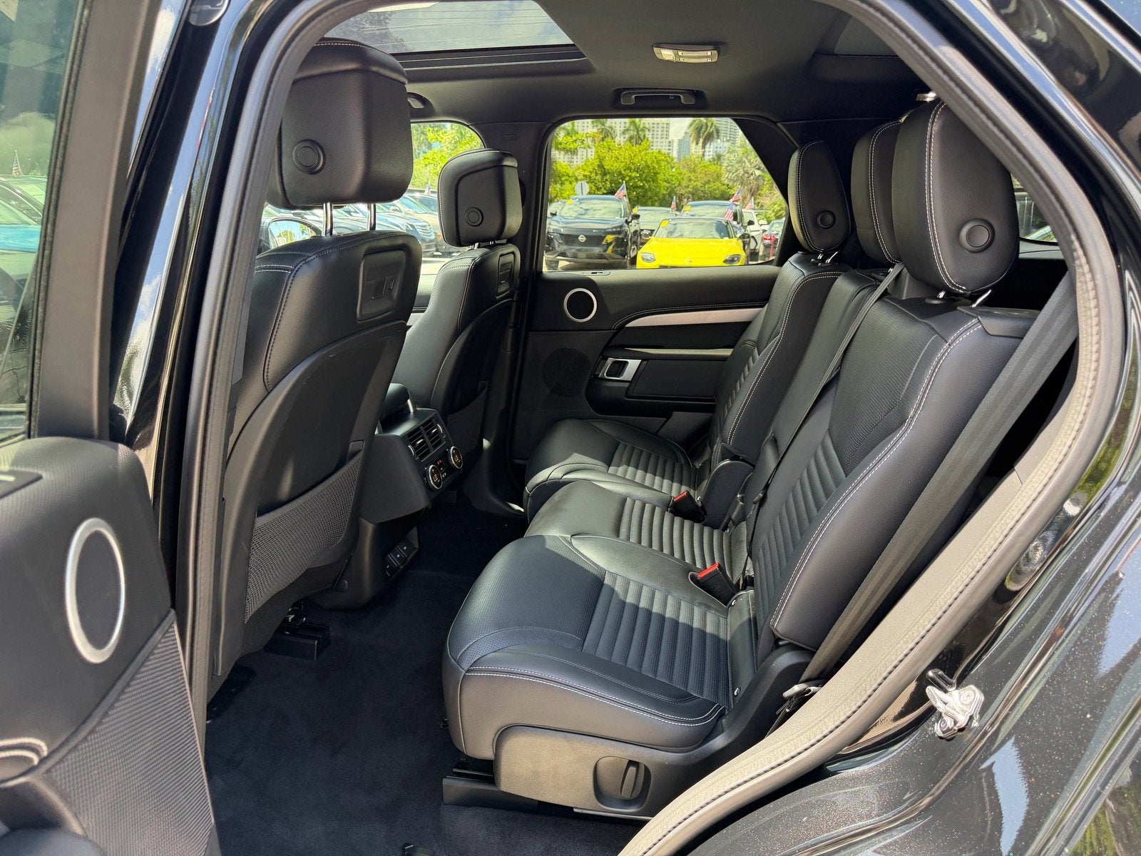 2024 Land Rover Discovery Dynamic SE