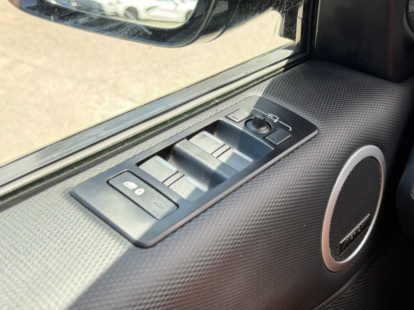 2024 Land Rover Discovery Dynamic SE