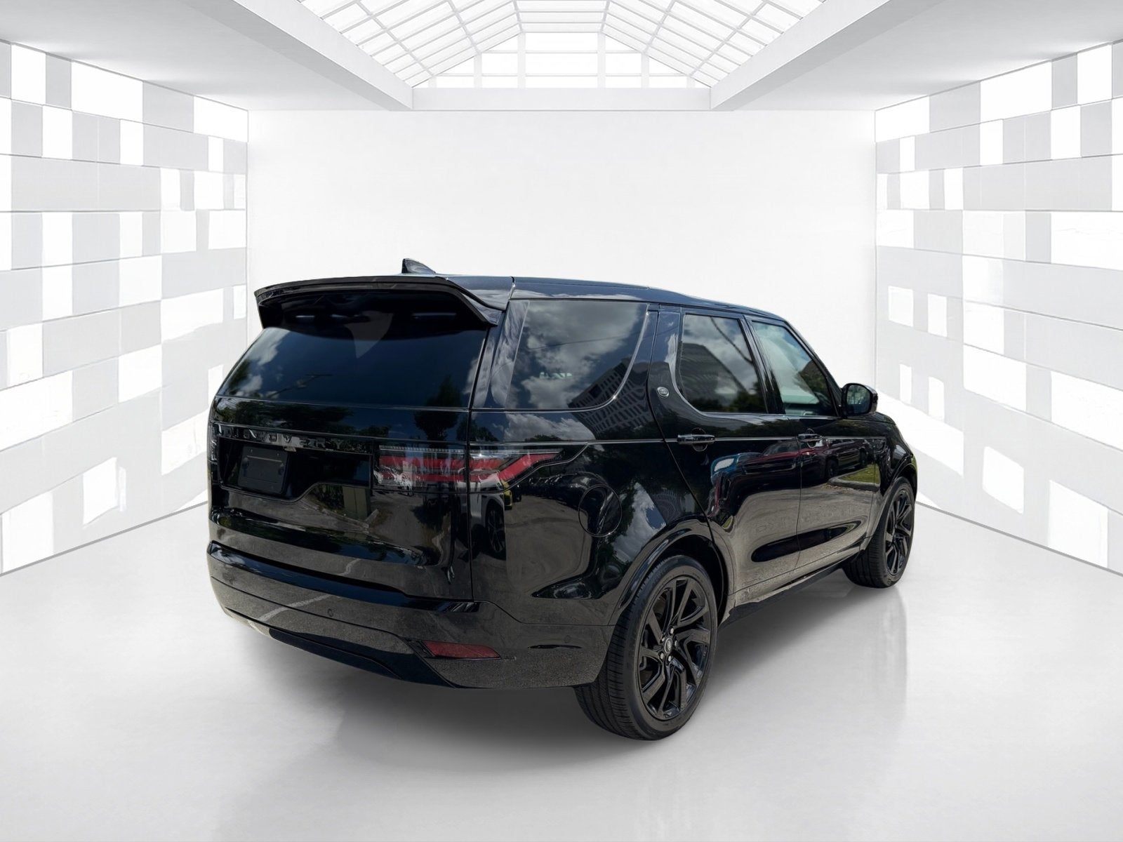 2024 Land Rover Discovery Dynamic SE