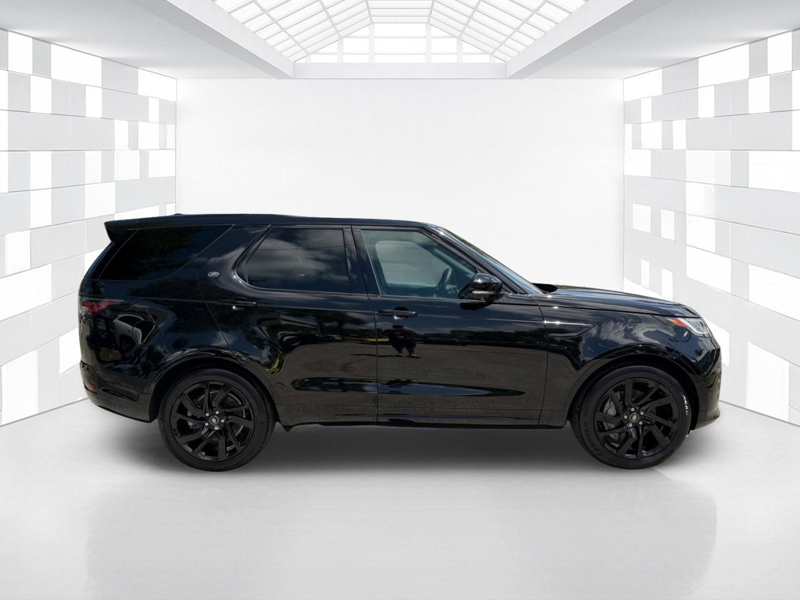2024 Land Rover Discovery Dynamic SE