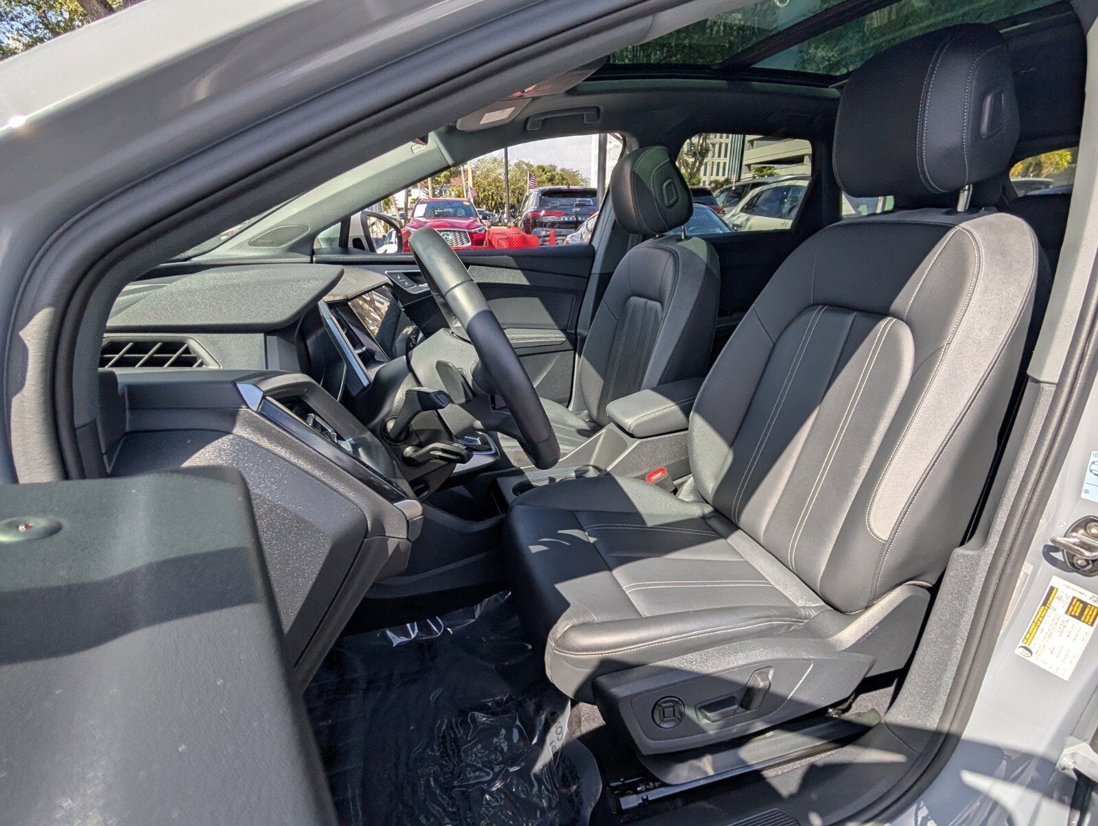 2024 Audi Q4 e-tron Premium Plus