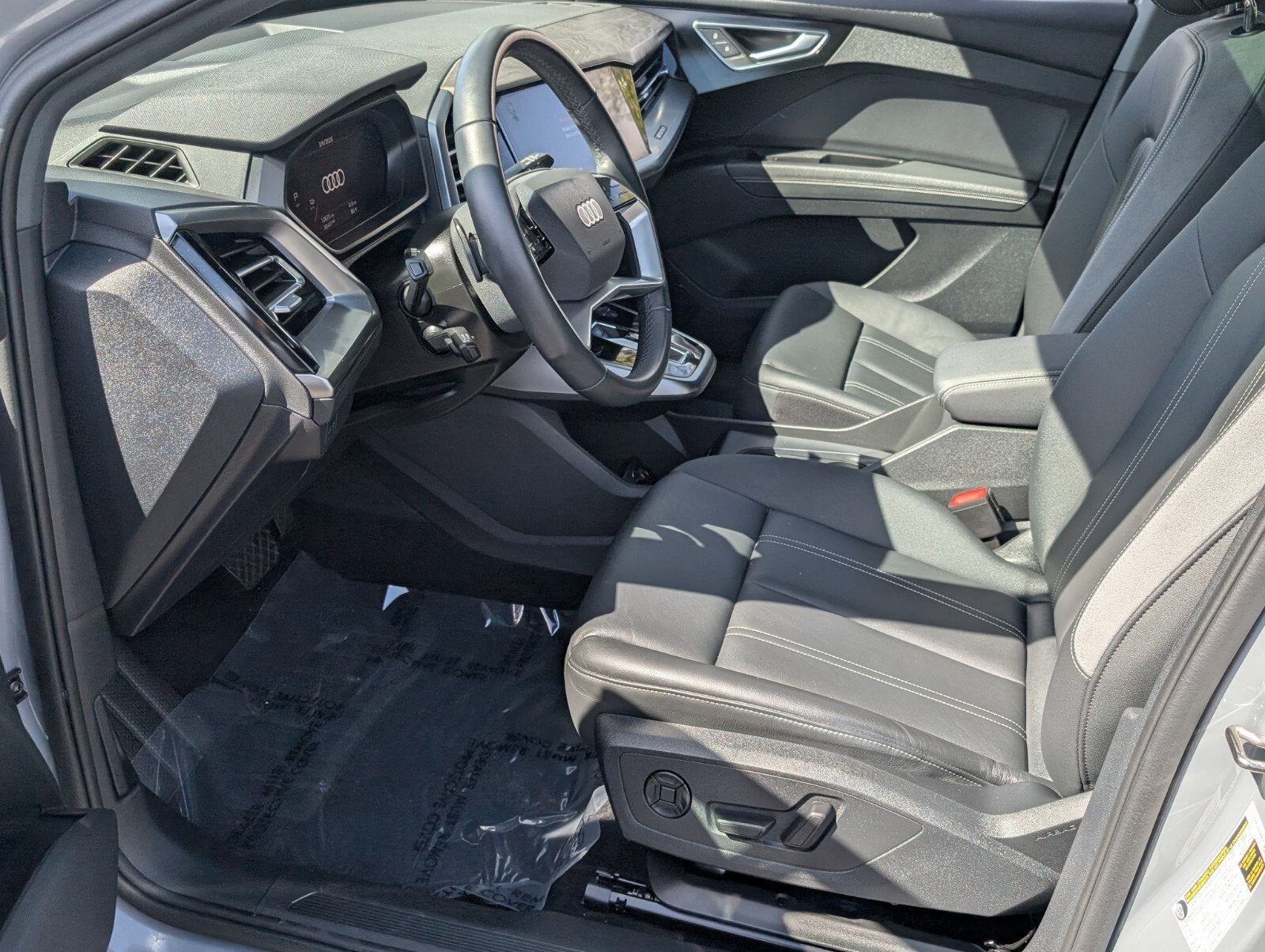 2024 Audi Q4 e-tron Premium Plus