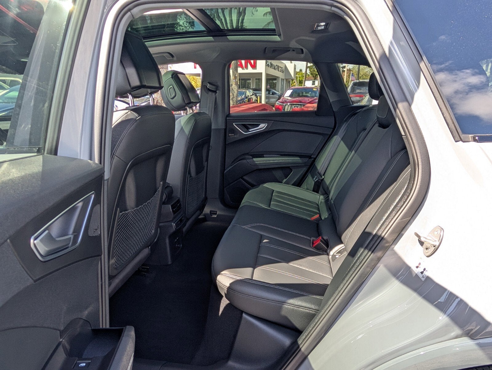 2024 Audi Q4 e-tron Premium Plus