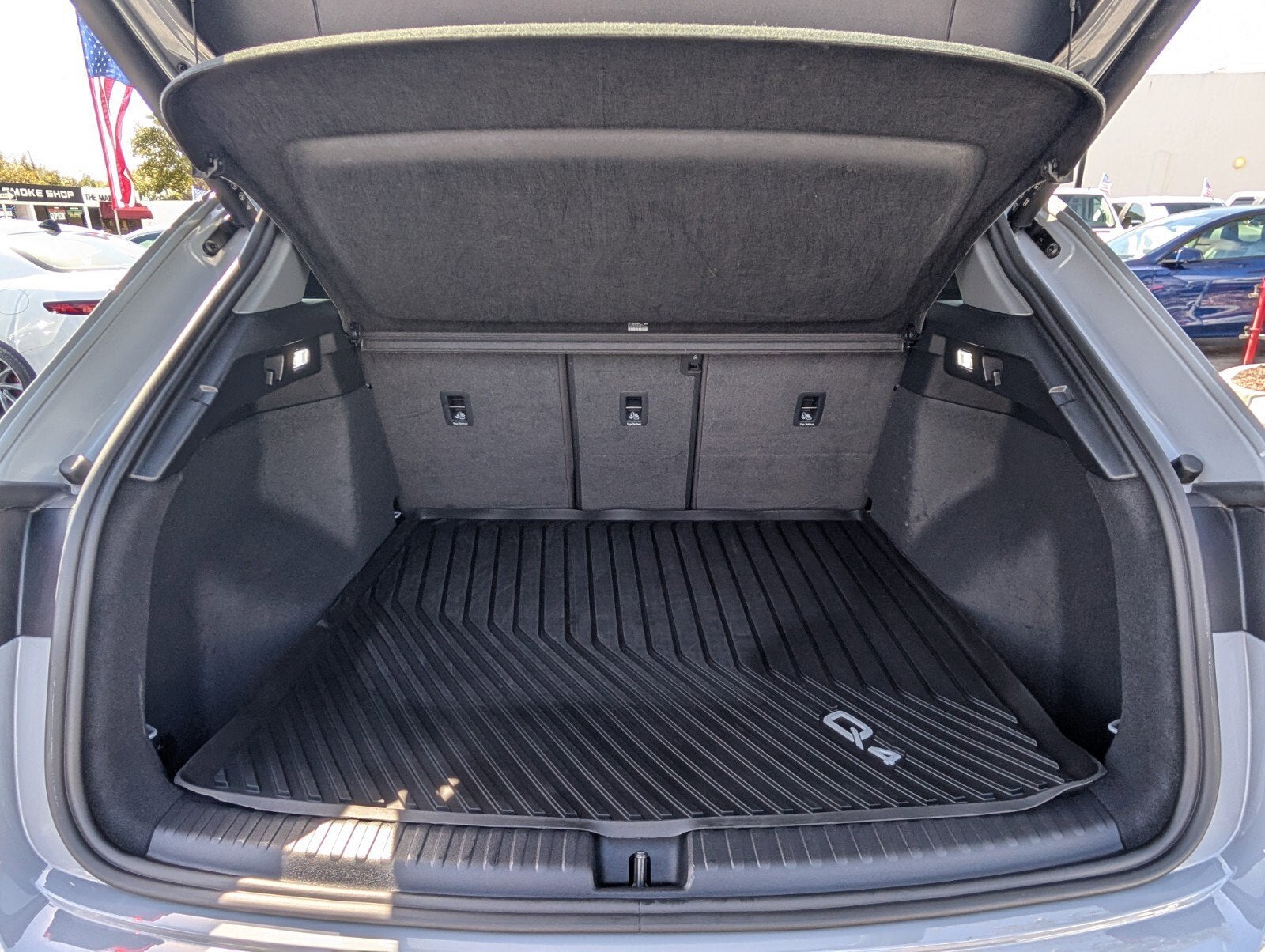 2024 Audi Q4 e-tron Premium Plus