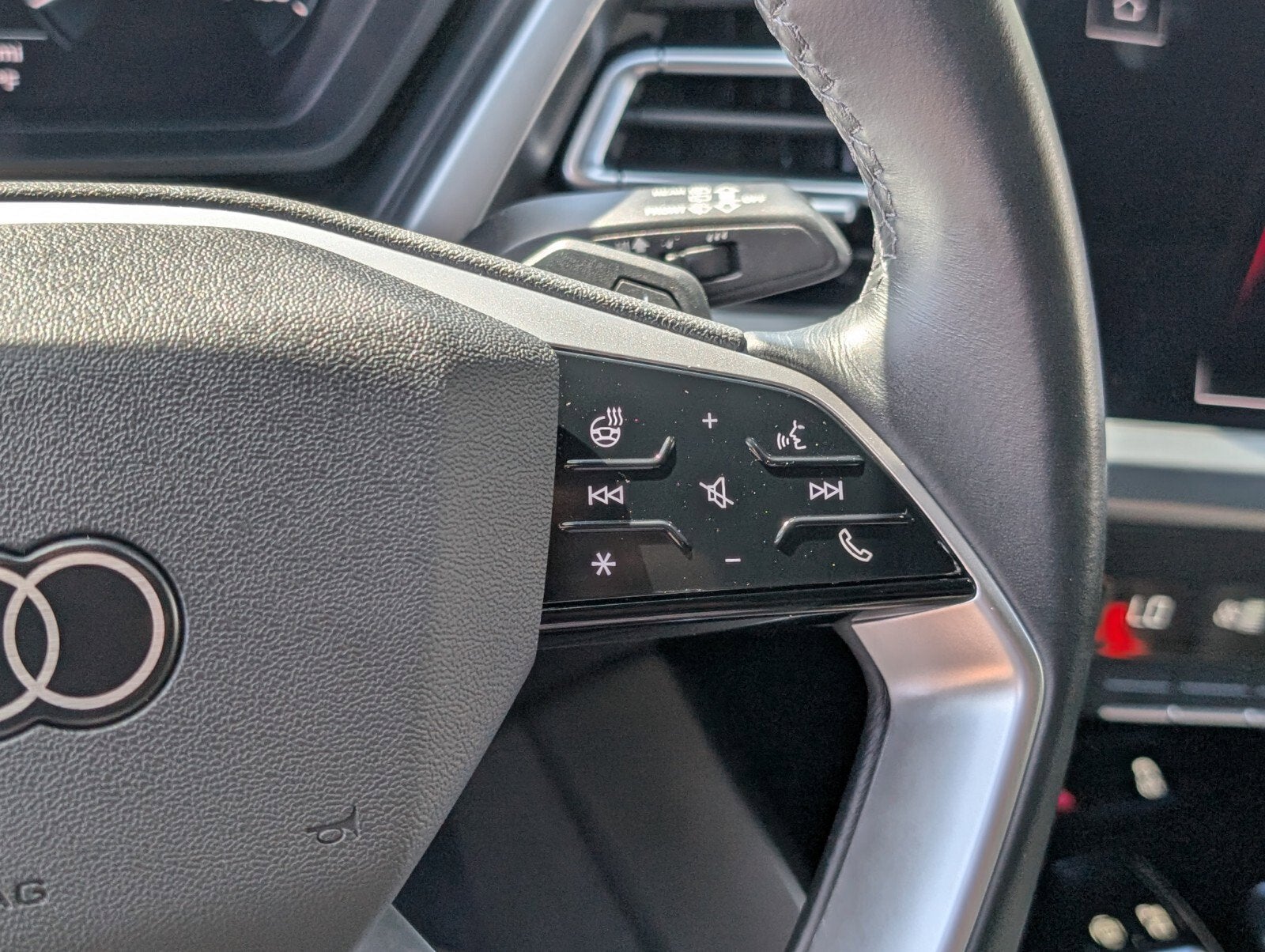 2024 Audi Q4 e-tron Premium Plus