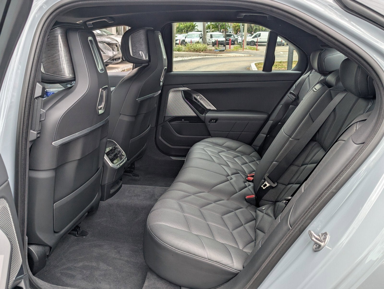 2023 BMW 7 Series 740i