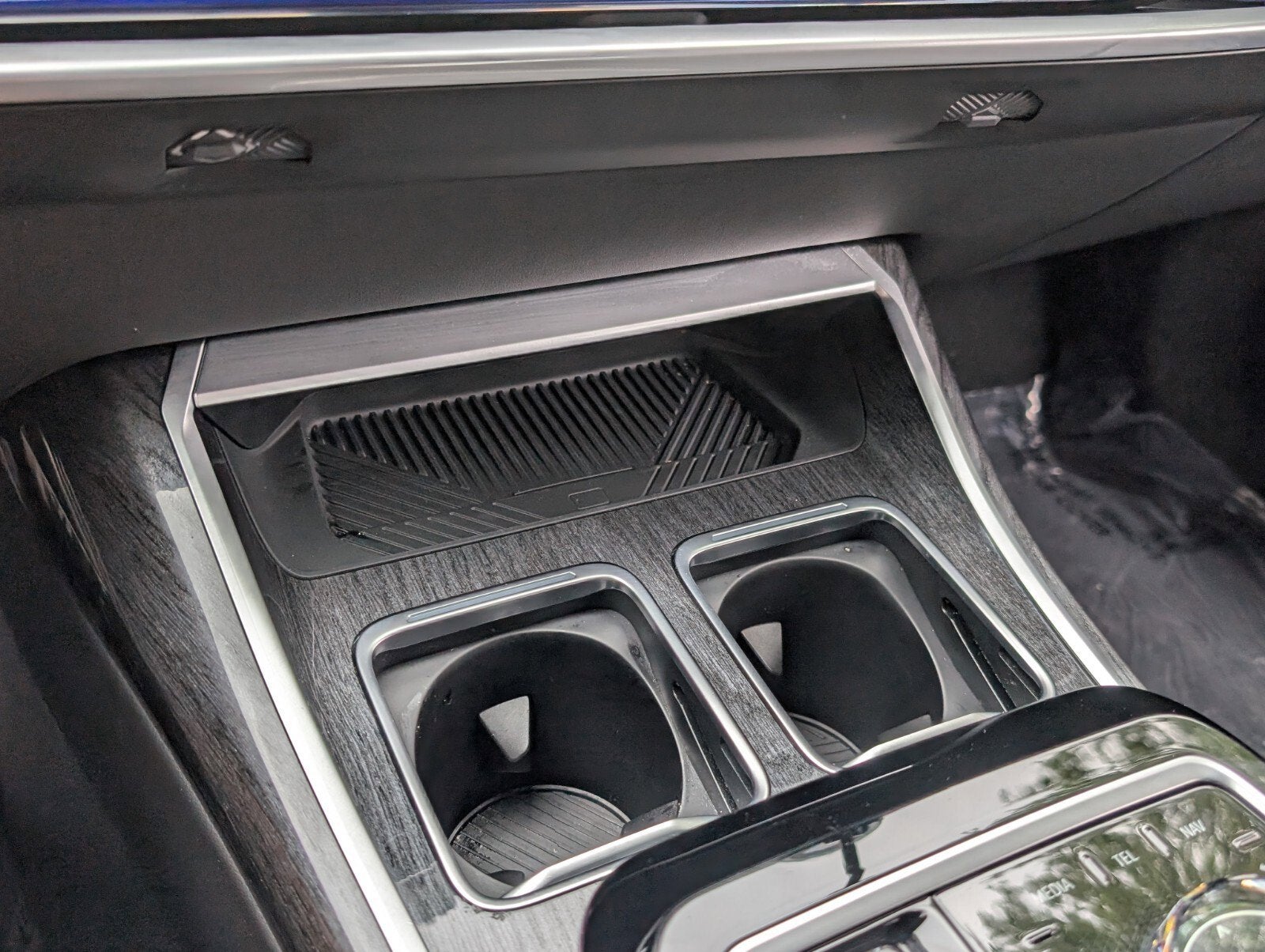 2023 BMW 7 Series 740i