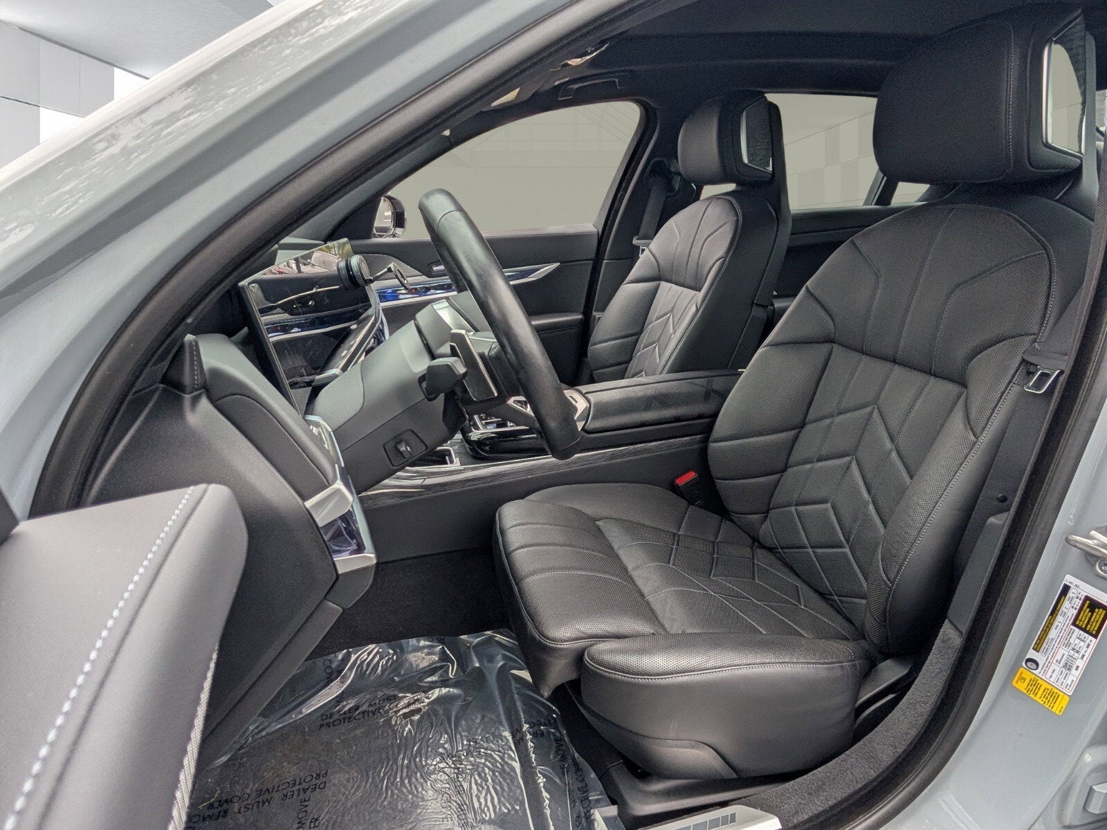 2023 BMW 7 Series 740i