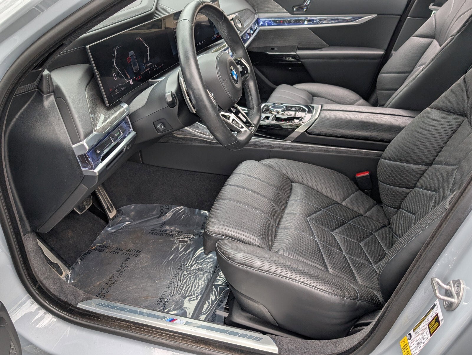 2023 BMW 7 Series 740i