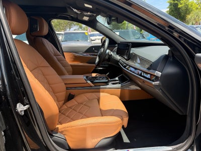 2023 BMW 7 Series 740i