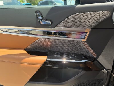 2023 BMW 7 Series 740i