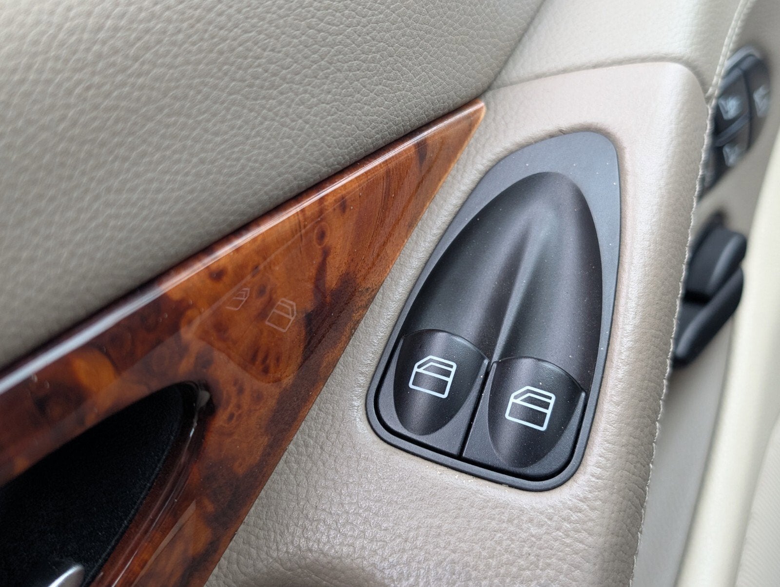 2009 Mercedes-Benz SL-Class V8