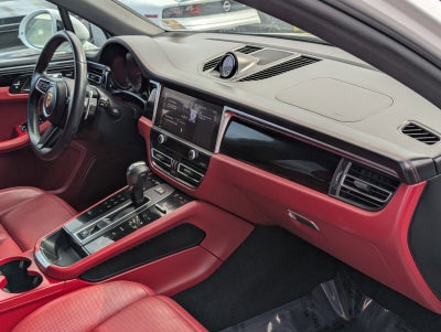 2023 Porsche Macan T