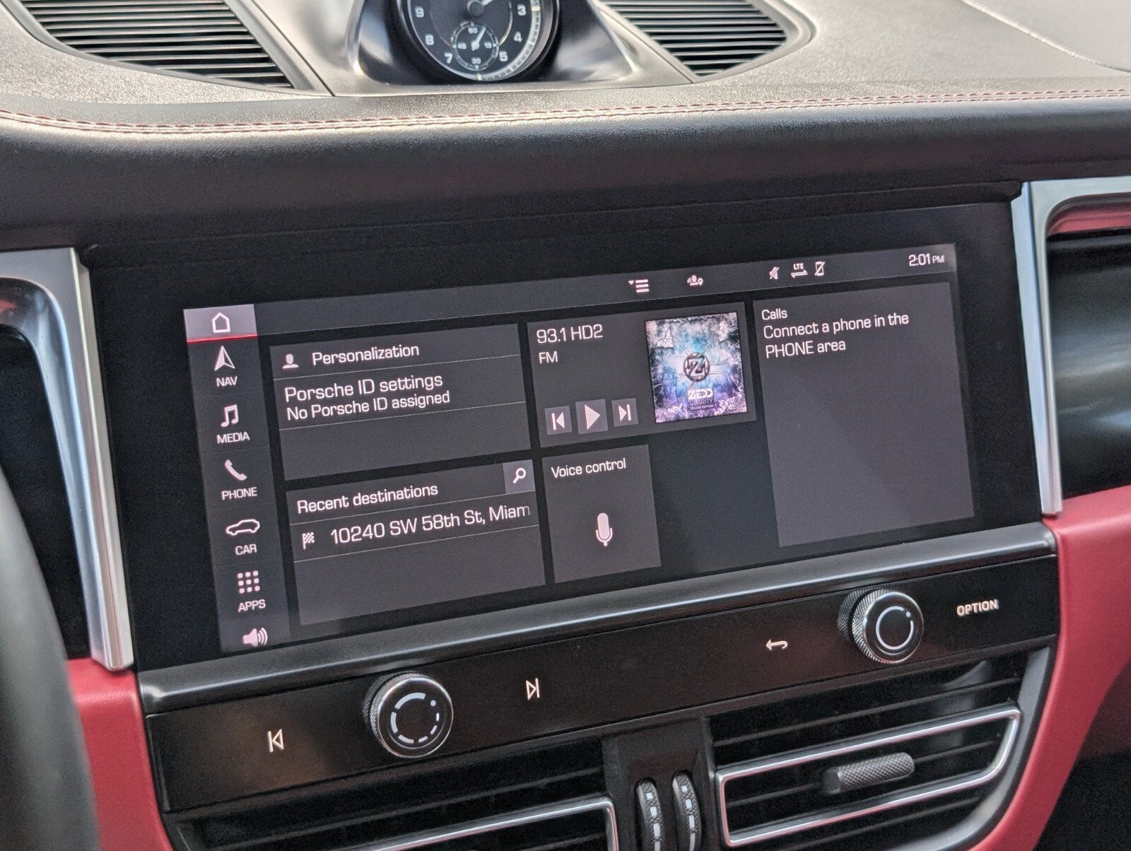 2023 Porsche Macan T