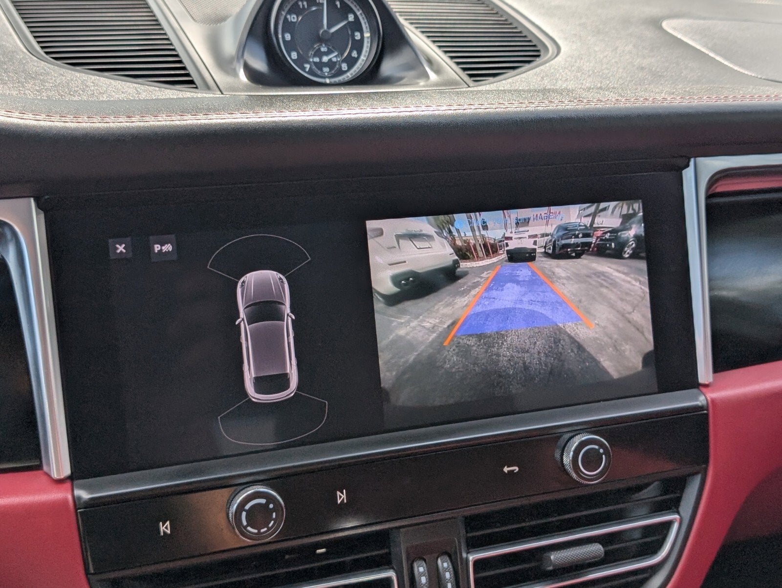 2023 Porsche Macan T