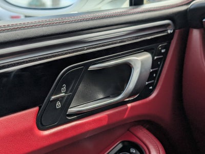 2023 Porsche Macan T