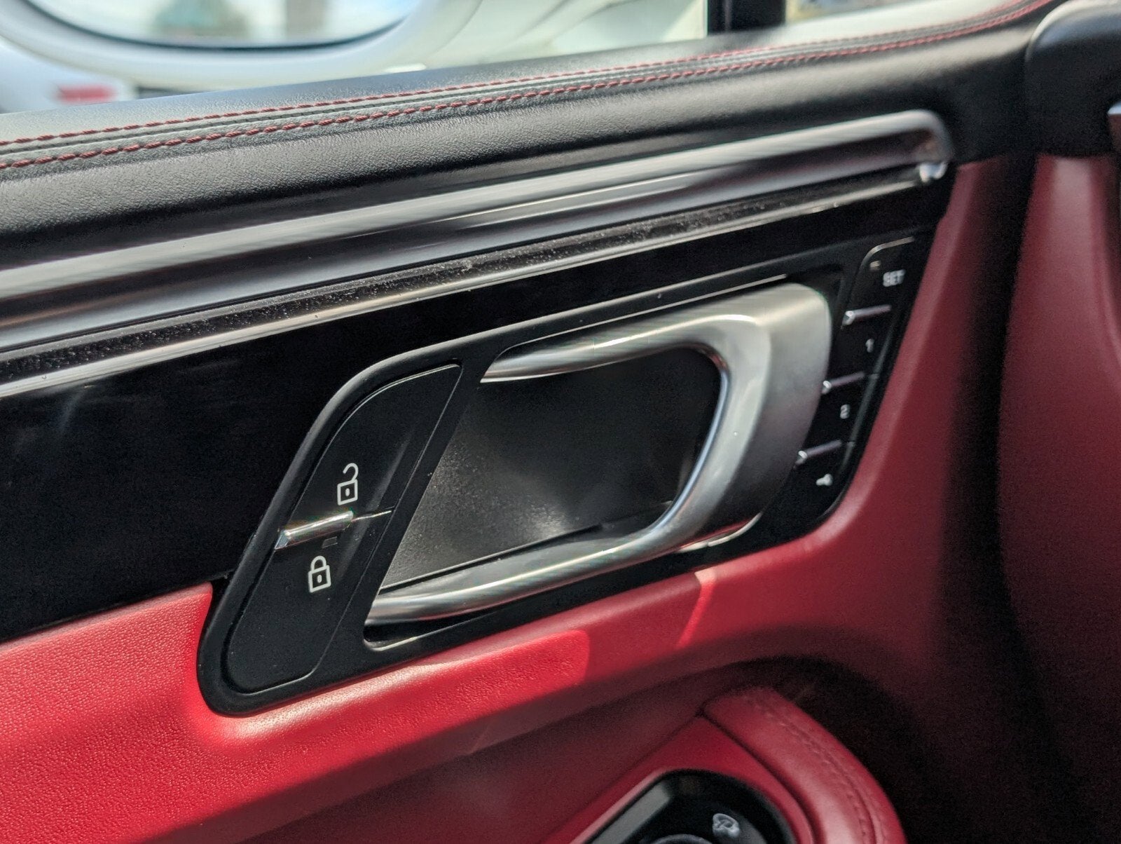 2023 Porsche Macan T