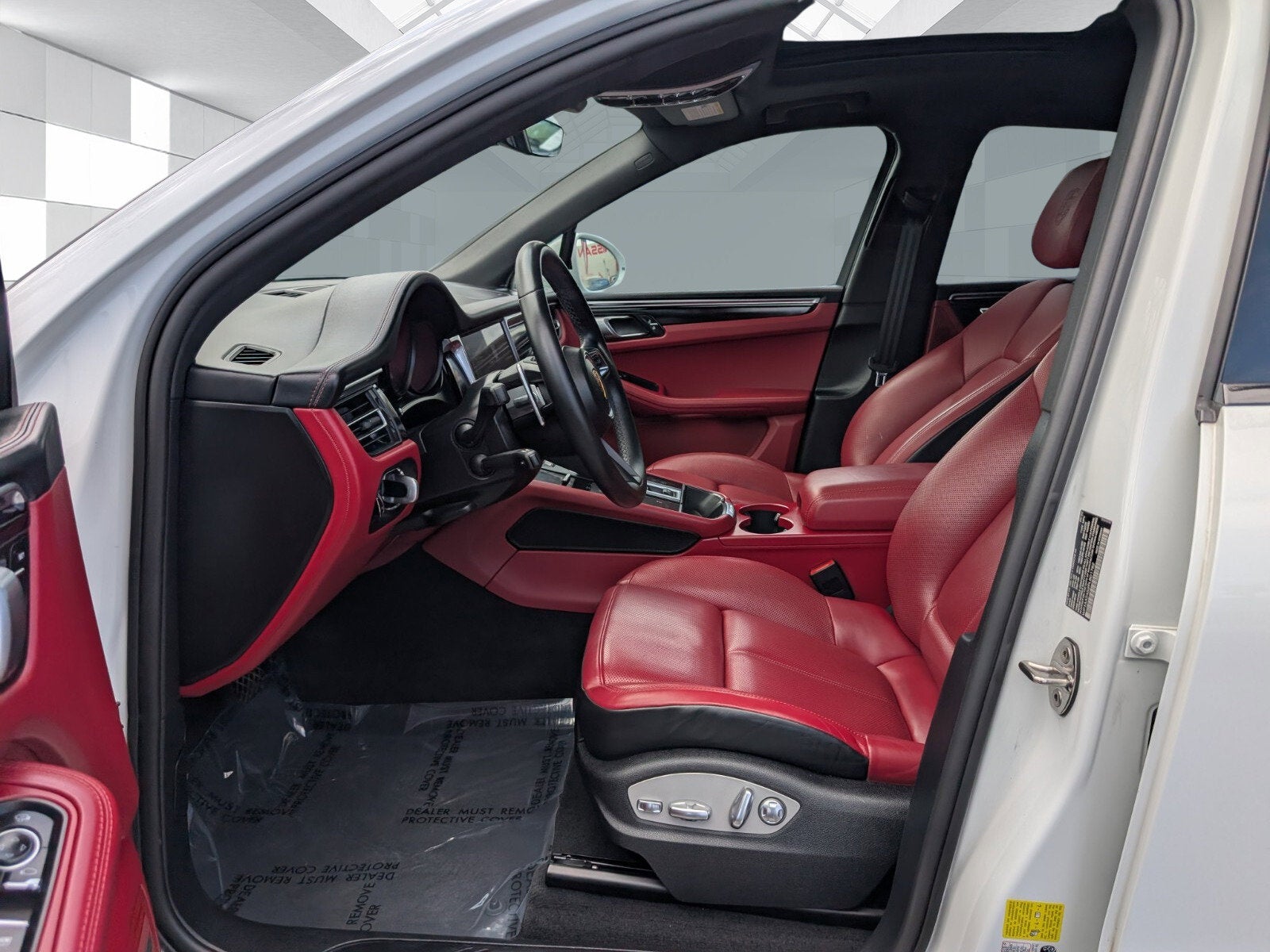 2023 Porsche Macan T