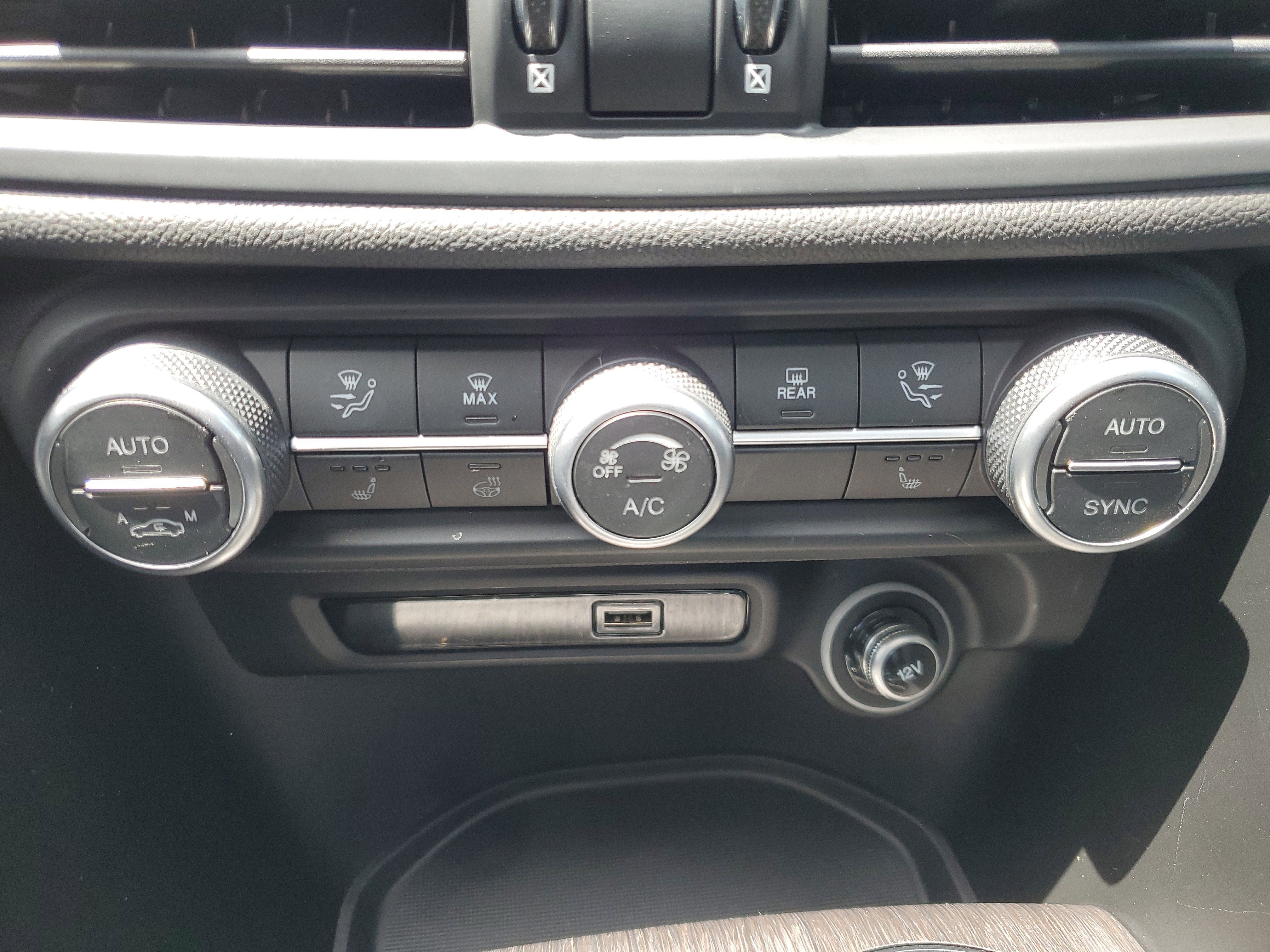 2022 Alfa Romeo Giulia Ti