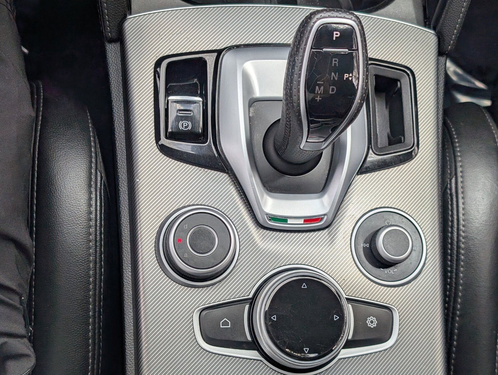 2022 Alfa Romeo Stelvio Veloce