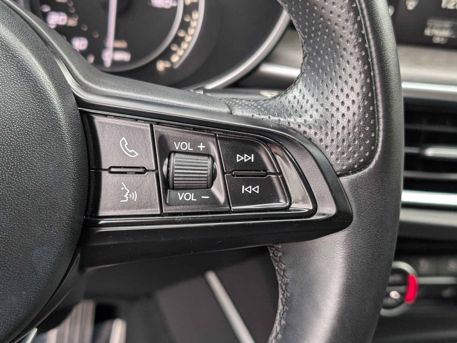 2023 Alfa Romeo Stelvio Ti